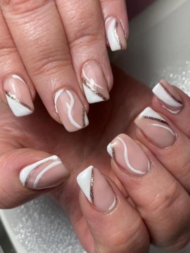 maud-institut-prothesiste-ongulaire-nail-art-blanc-dore